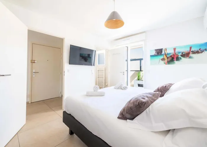 4p Rooftop Avec Jacuzzi & Parking, - 4p Rooftop Avec Jacuzzi & Parking, Mae-7563