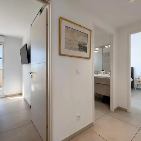 4p Rooftop Avec Jacuzzi & Parking, - 4p Rooftop Avec Jacuzzi & Parking, Mae-7563 *