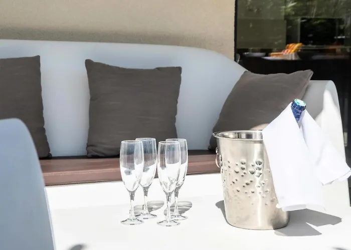 Résidence 4p Rooftop Avec Jacuzzi&parking, - 4p Rooftop Avec Jacuzzi&parking, Mae-7563 *