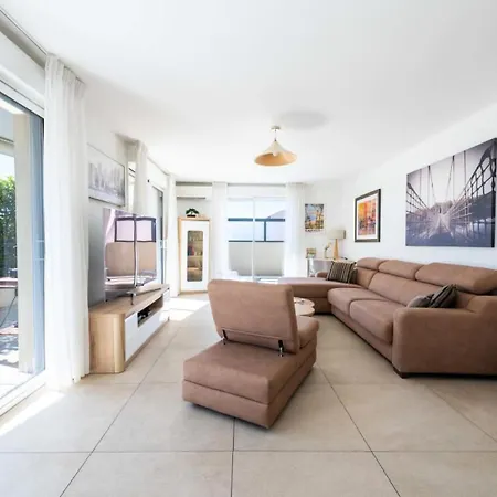 4p Rooftop Avec Jacuzzi & Parking, - 4p Rooftop Avec Jacuzzi & Parking, Mae-7563 아파트