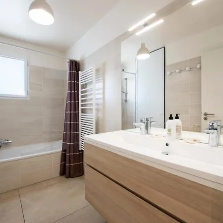 4p Rooftop Avec Jacuzzi & Parking, - 4p Rooftop Avec Jacuzzi & Parking, Mae-7563 아파트